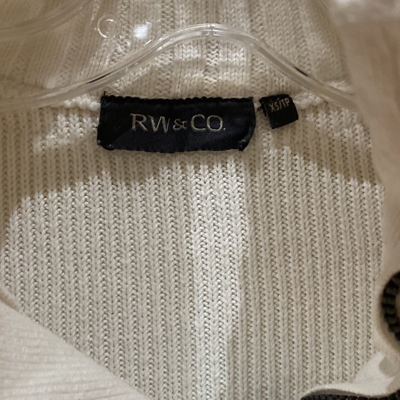 RW & Co Sweater. - Picture 2 of 3